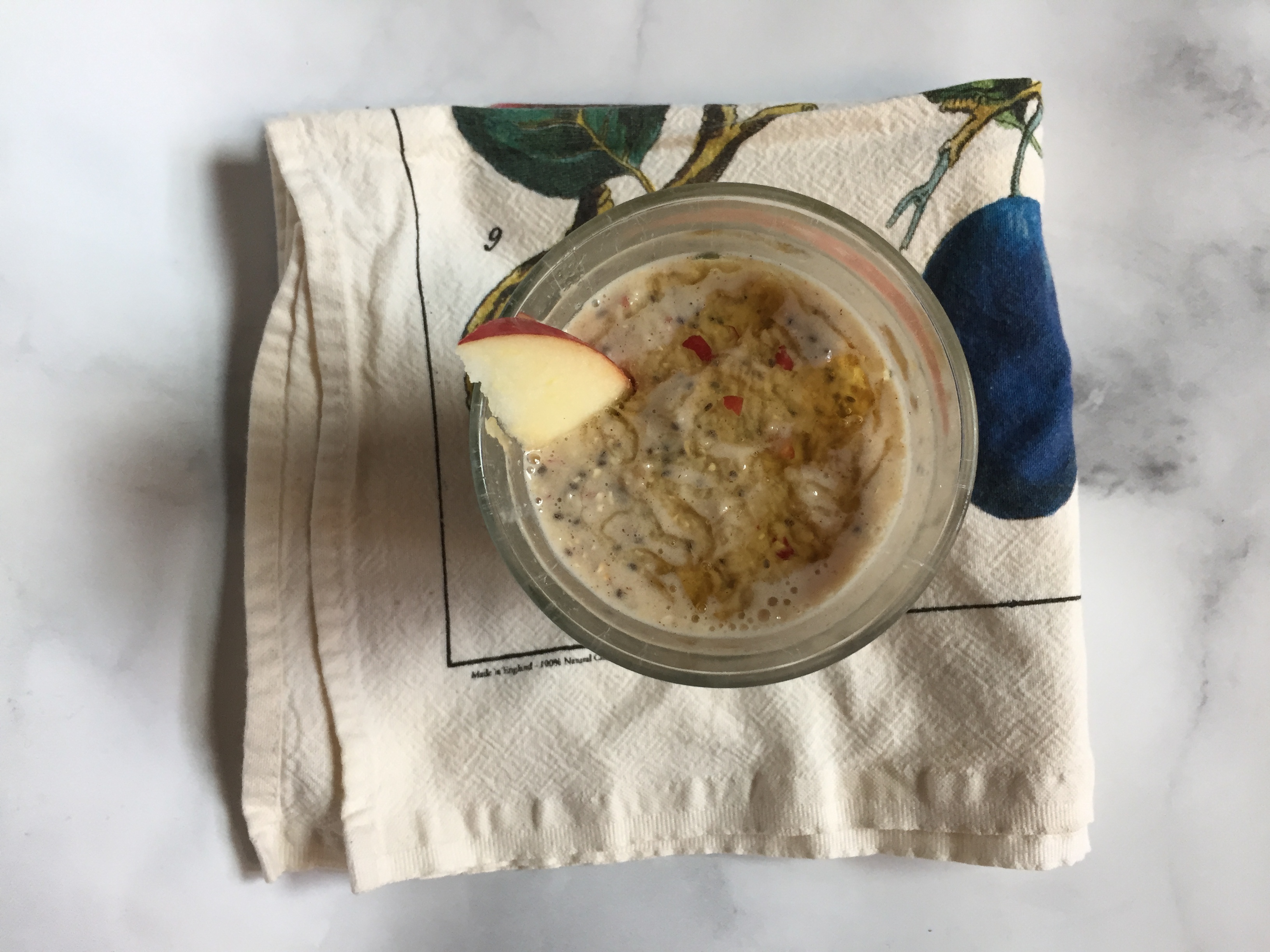 Why Do We Eat Apples and Honey? Plus a Sweet New Year Smoothie Poppy